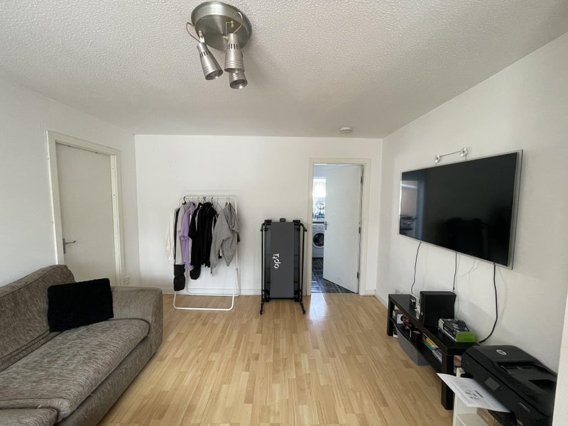 Room Georgette Drive in Salford