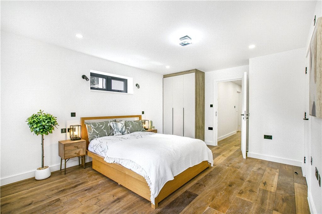 Flat Riddlesdown Road in Greater London
