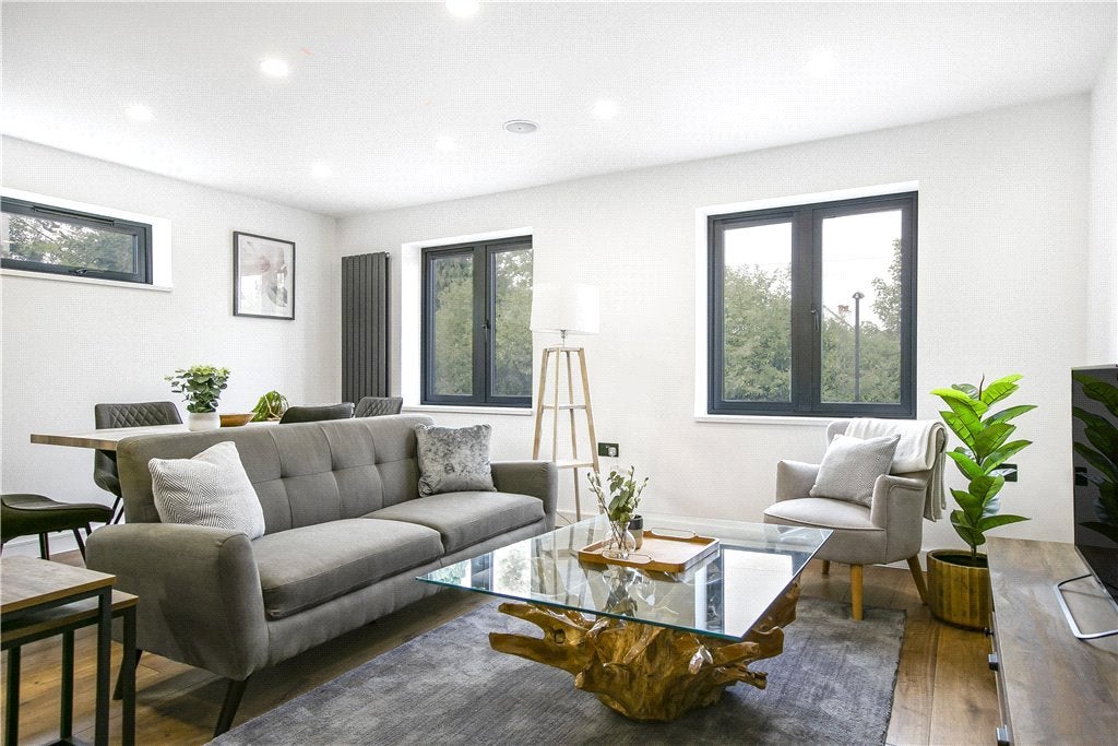 Flat Riddlesdown Road in Greater London