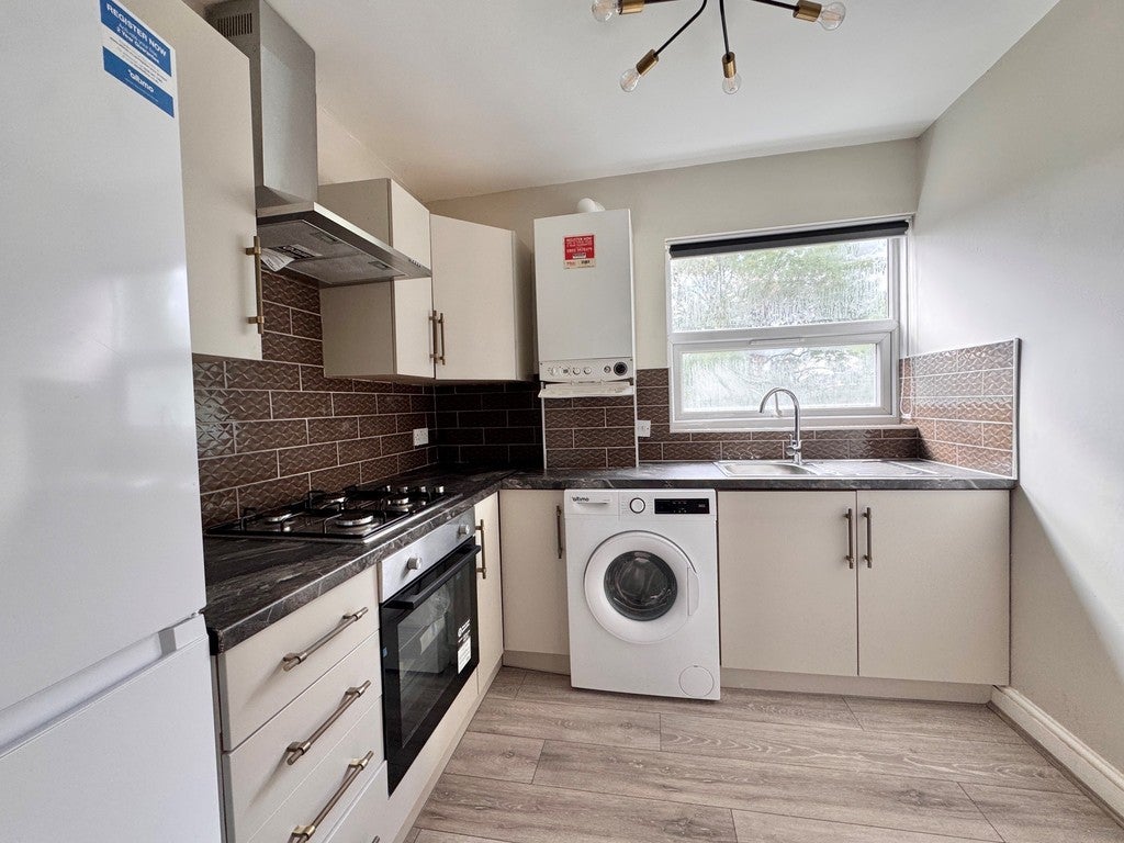 Flat Myddleton Road in Greater London