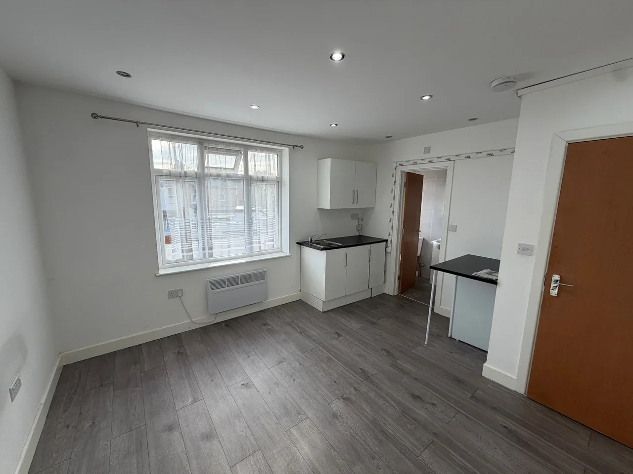 Room Byron Road in Greater London