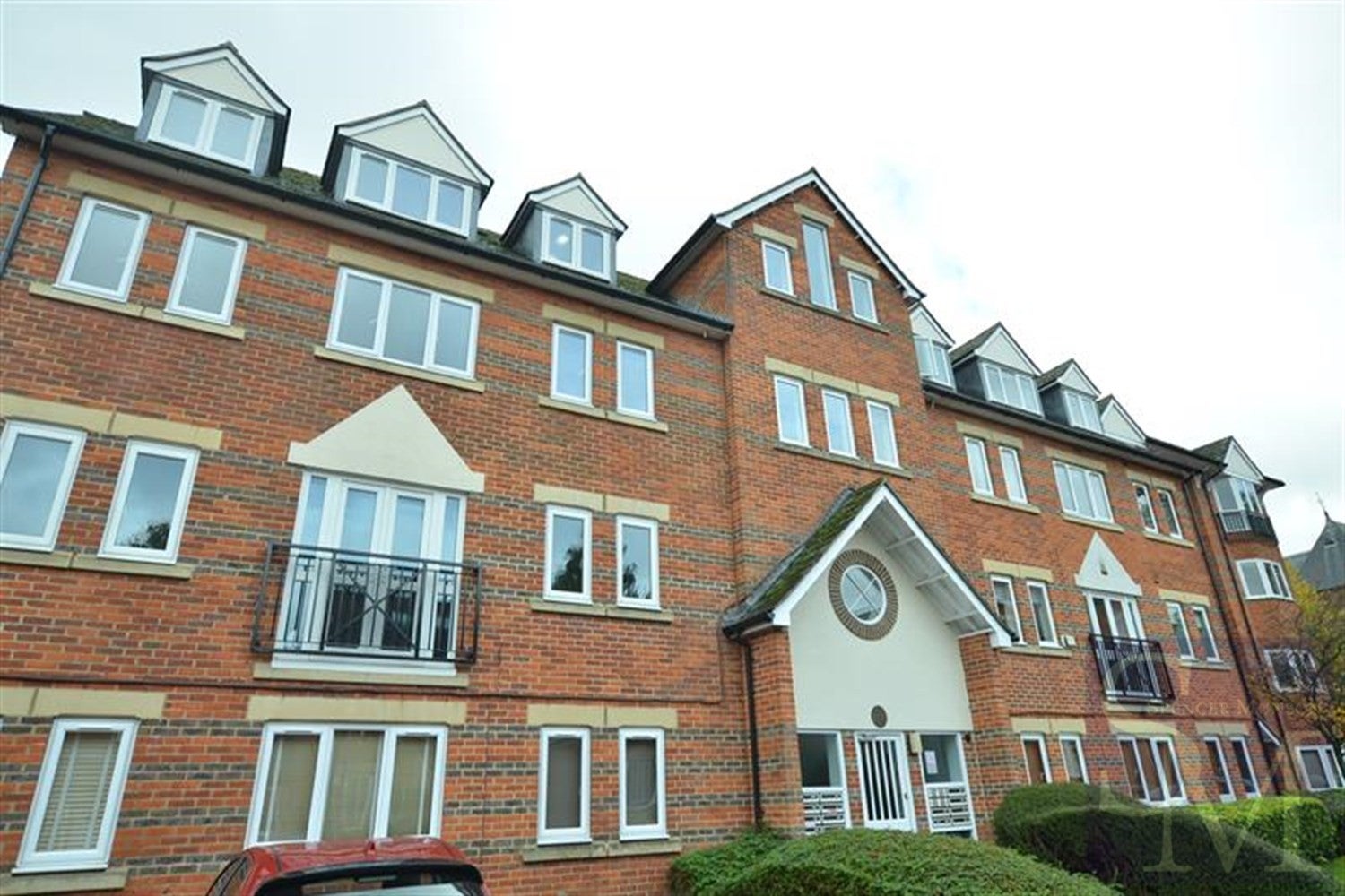 Flat Victory Road in Greater London