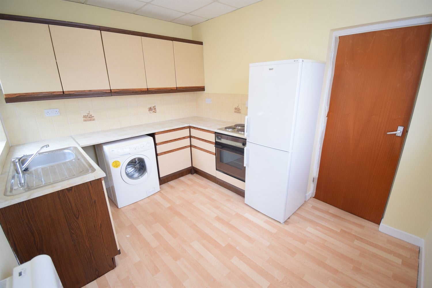 Flat Highcroft Walk in Cardiff