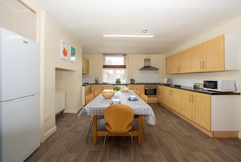 Room Manor Terrace in Leeds
