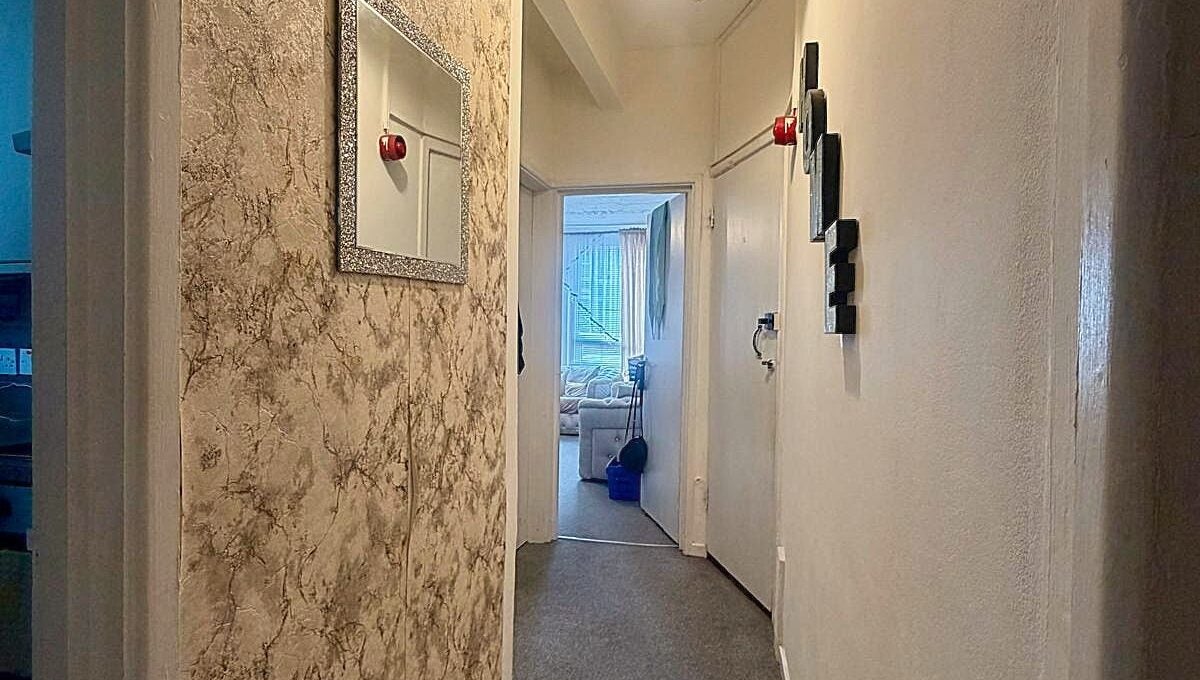 Flat Penarth Road in Cardiff