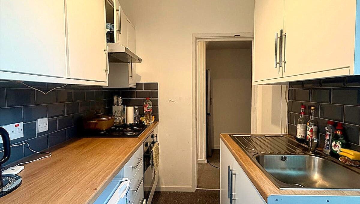 Flat Penarth Road in Cardiff