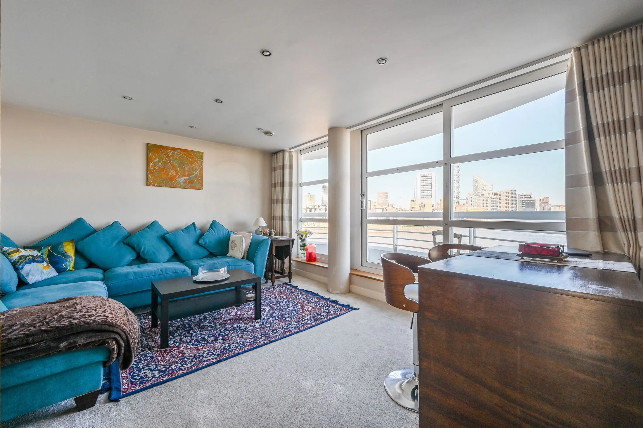 Flat Manchester Road in Greater London