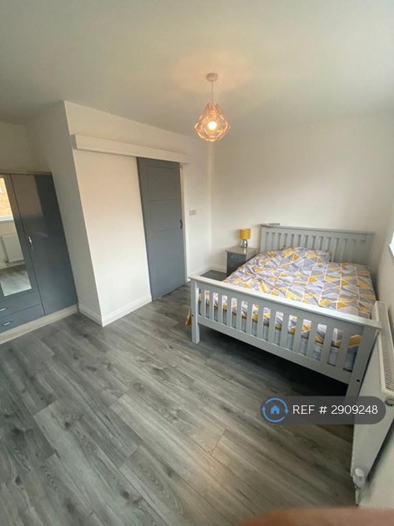 Room Athol Street South in Burnley