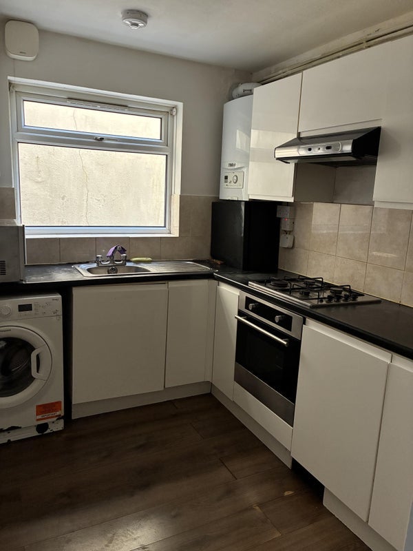 Room Windsor Road in Greater London