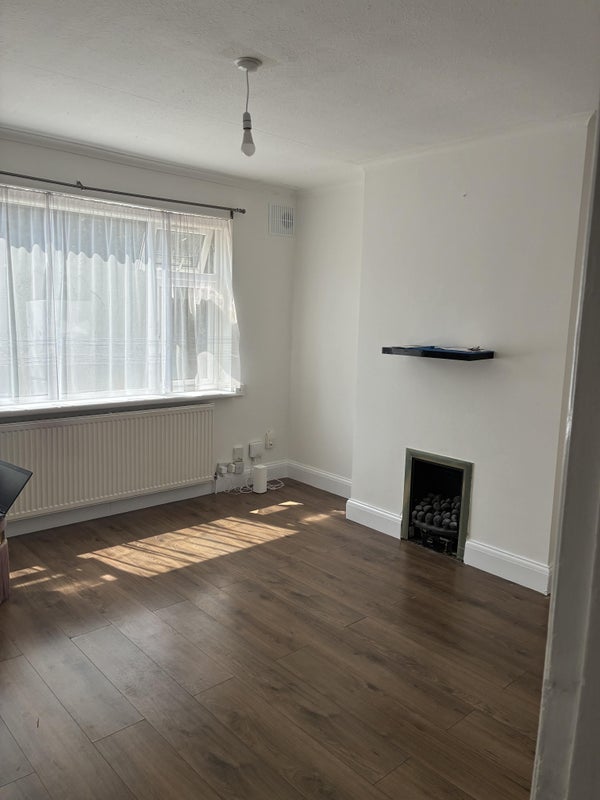 Room Windsor Road in Greater London
