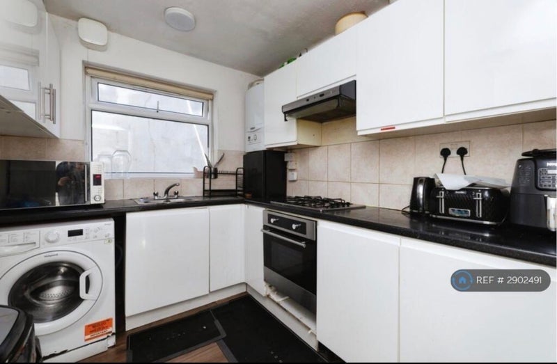 Room Windsor Road in Greater London