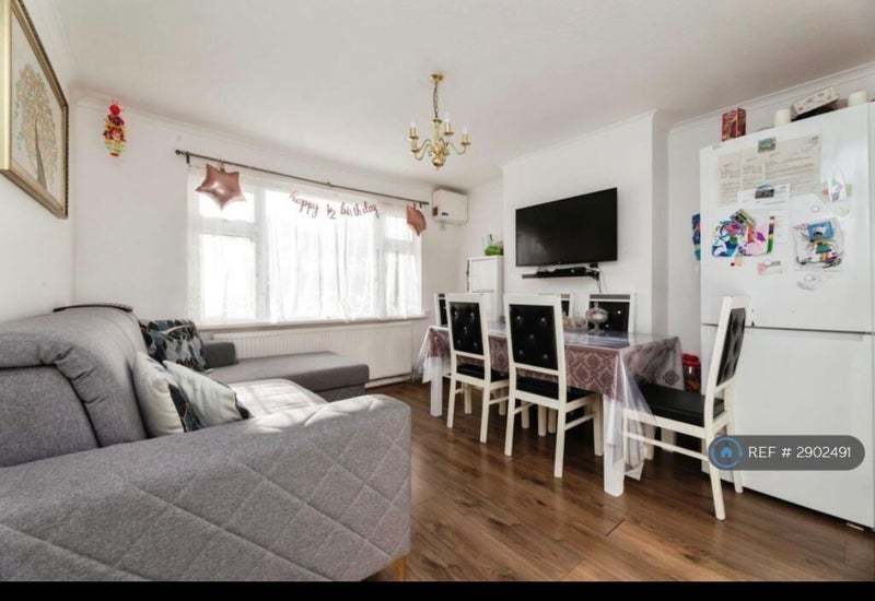 Room Windsor Road in Greater London