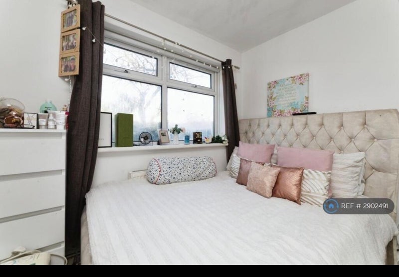 Room Windsor Road in Greater London