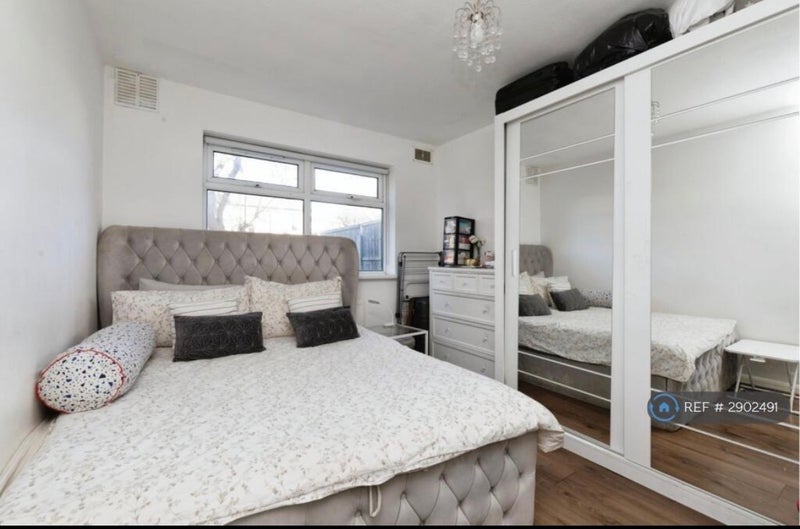 Room Windsor Road in Greater London
