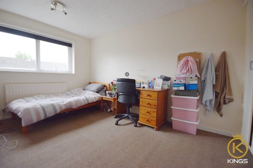 Flat Greville Close in Guildford