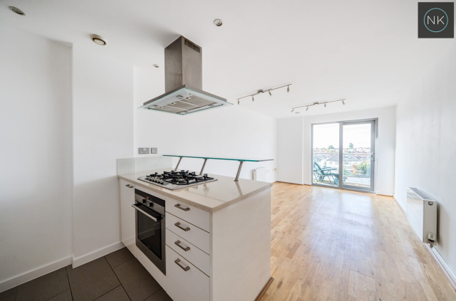Flat Queen Mary Avenue in Greater London