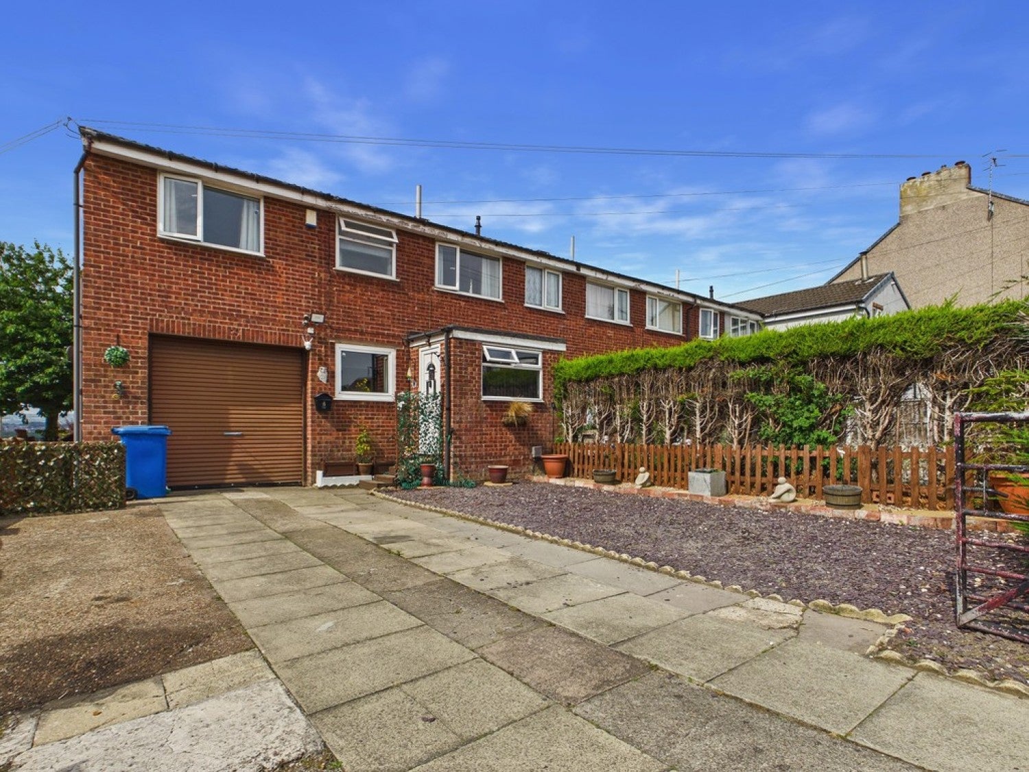 House Dale Bank Crescent in Chesterfield
