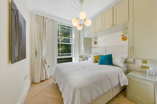 House Violet Hill in City of Westminster
