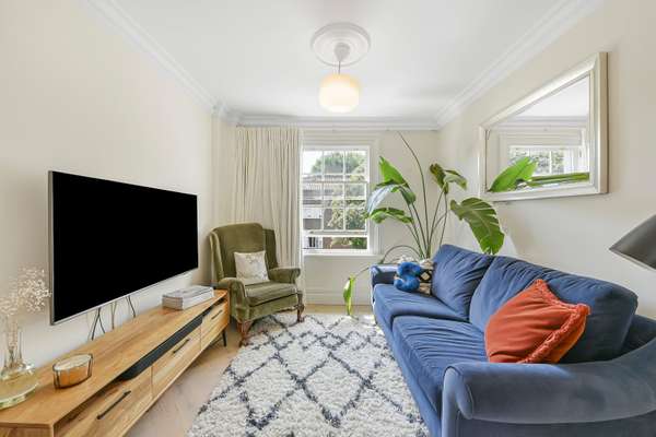House Violet Hill in City of Westminster