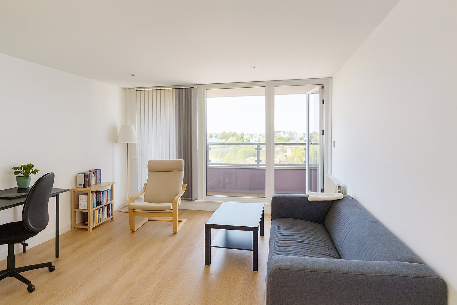 Flat Rainhill Way in Greater London