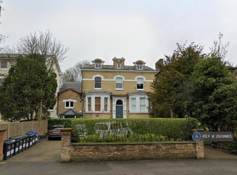 Flat Church Road in Greater London