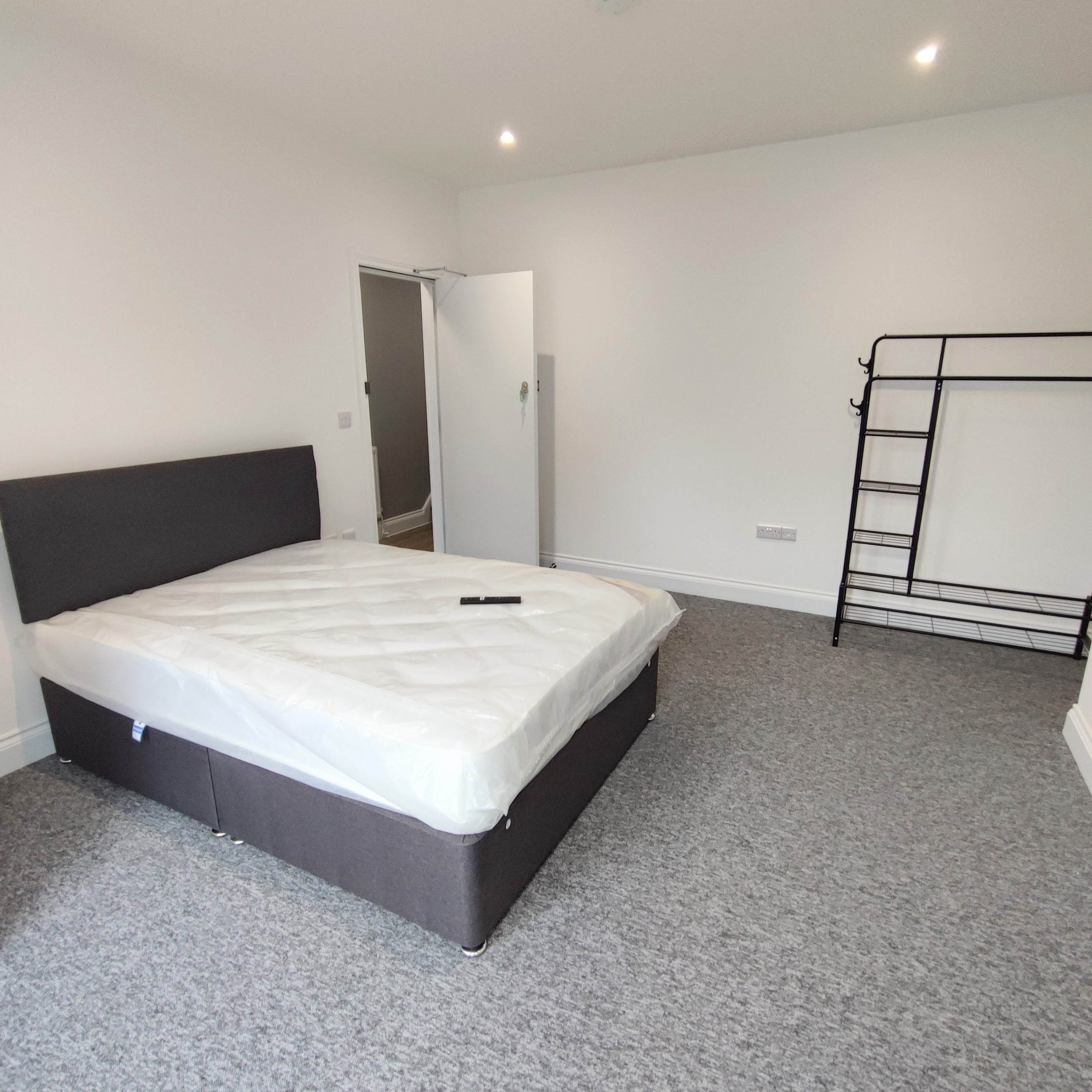 Flat Damers Road in Dorchester