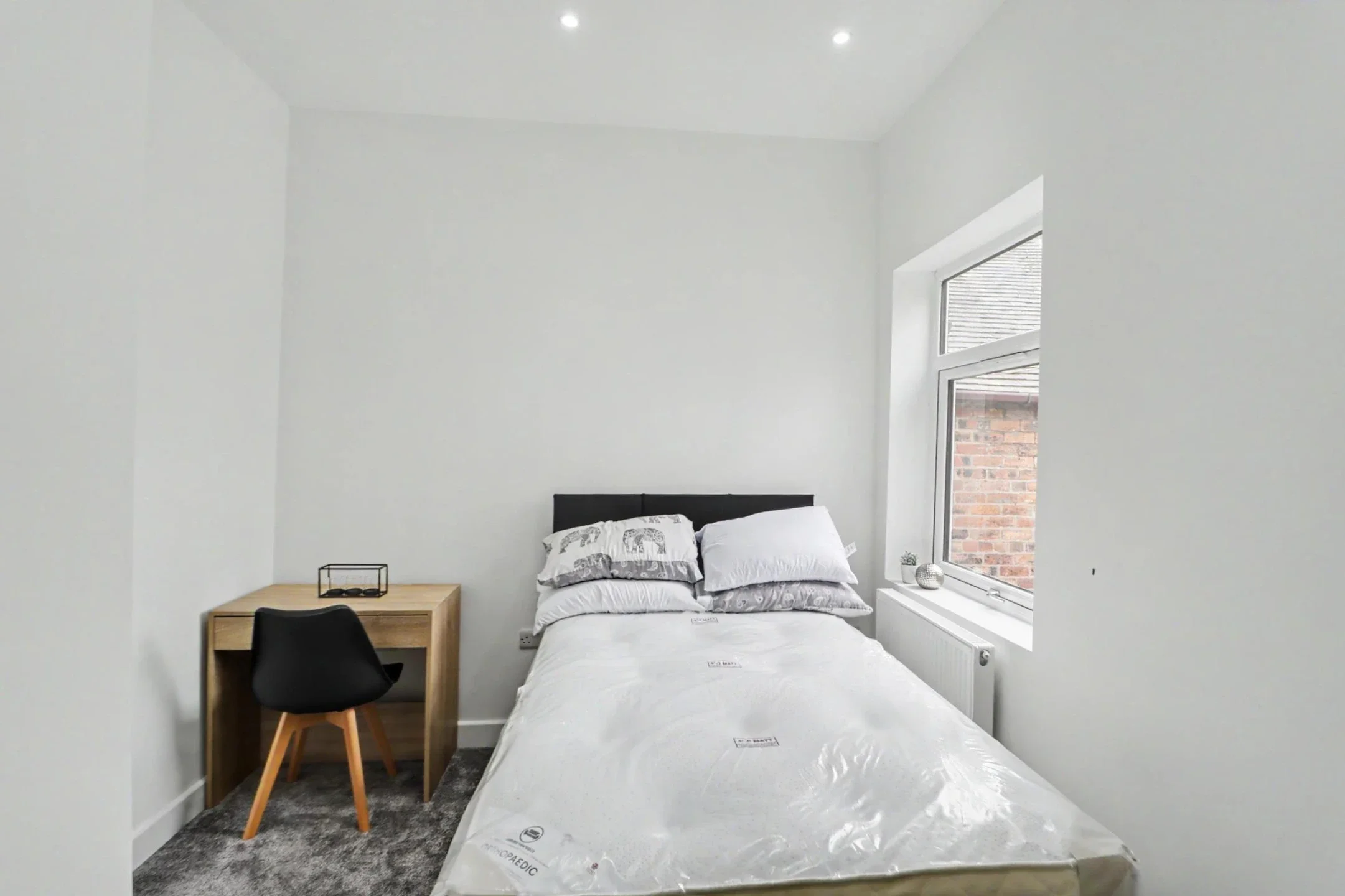 Room King Street in Newcastle-under-Lyme