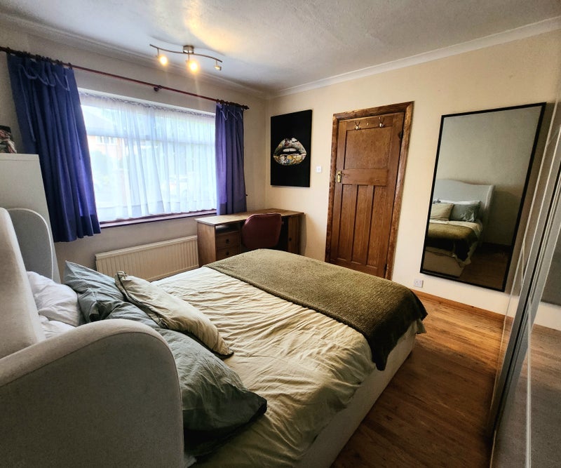 Room Cavendish Avenue in Greater London