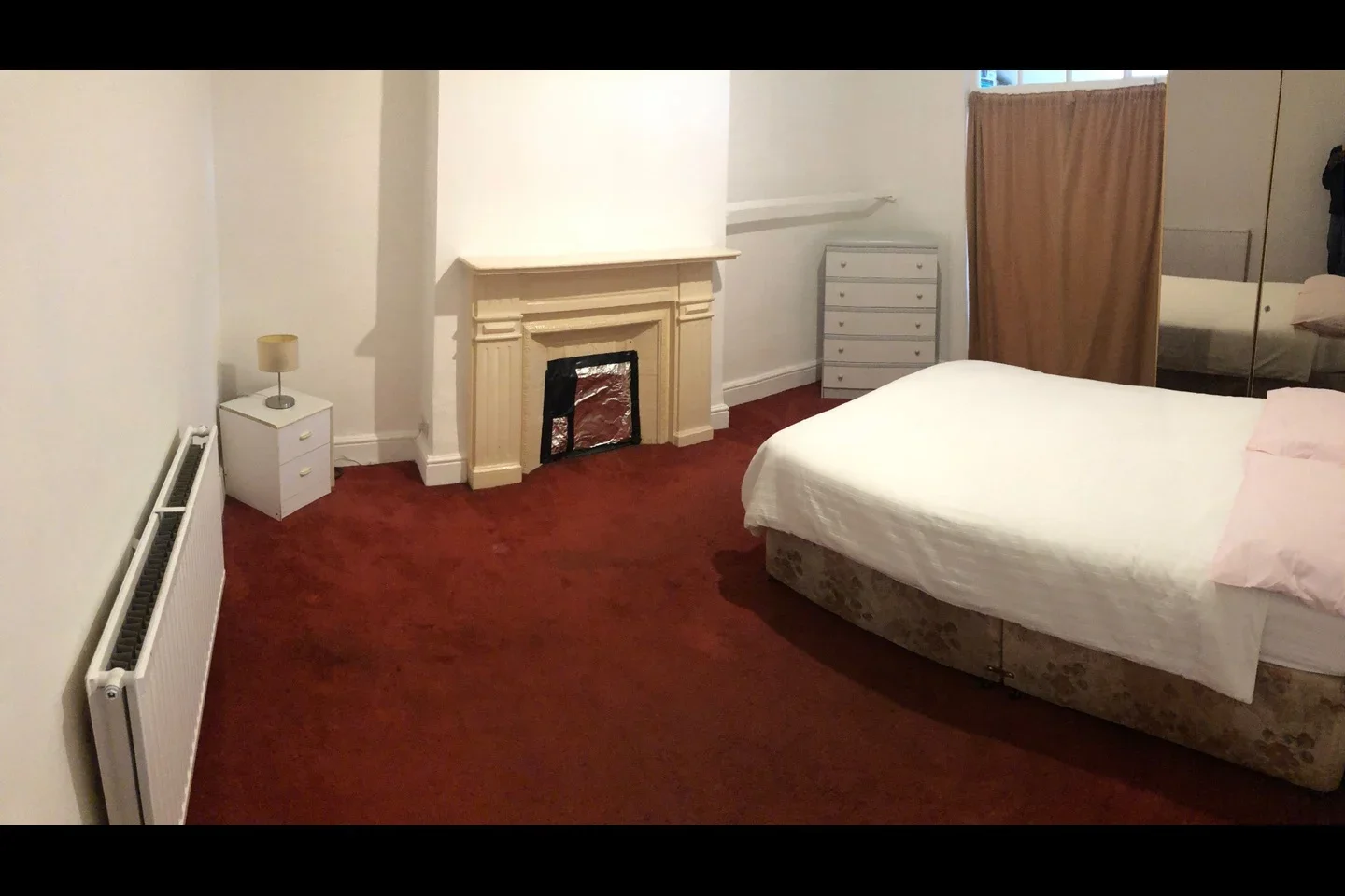 Room Sandrock Road in Greater London