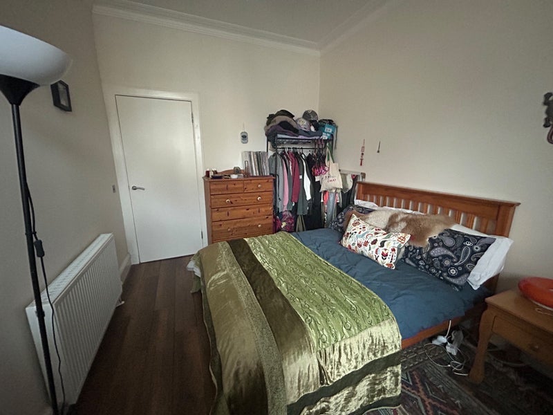 Room Byres Road in Glasgow