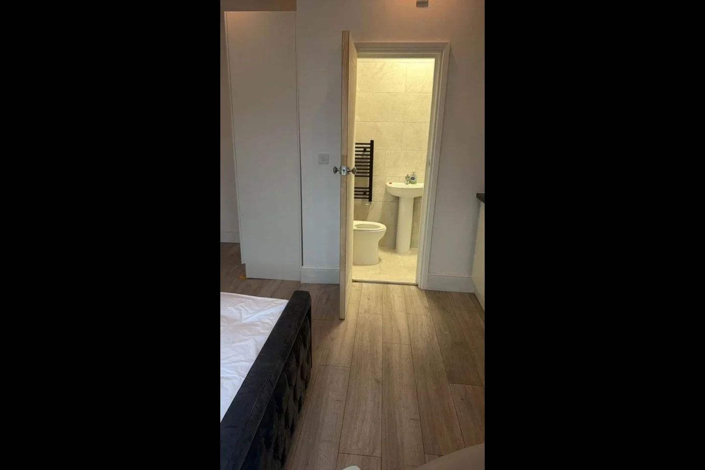Room Uxbridge Road in Greater London