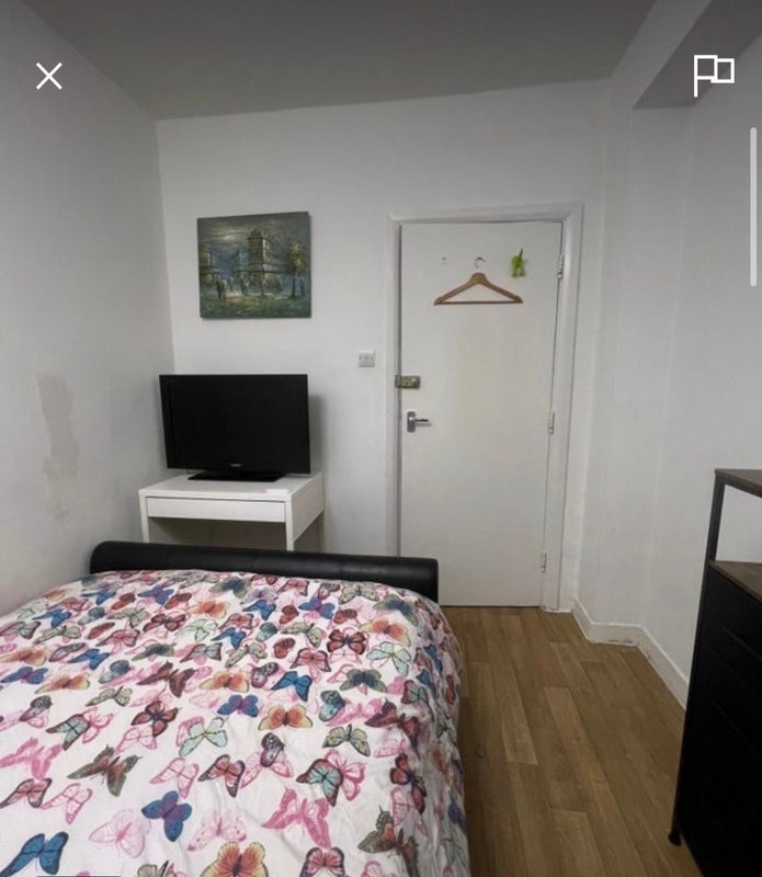 Room Green Lanes in Greater London