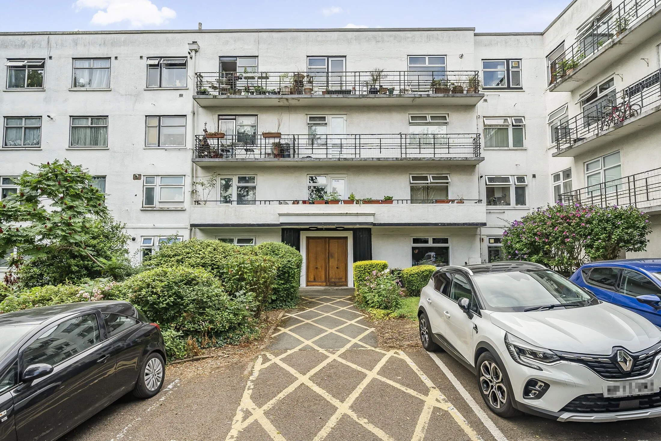 Flat Knapdale Close in Greater London