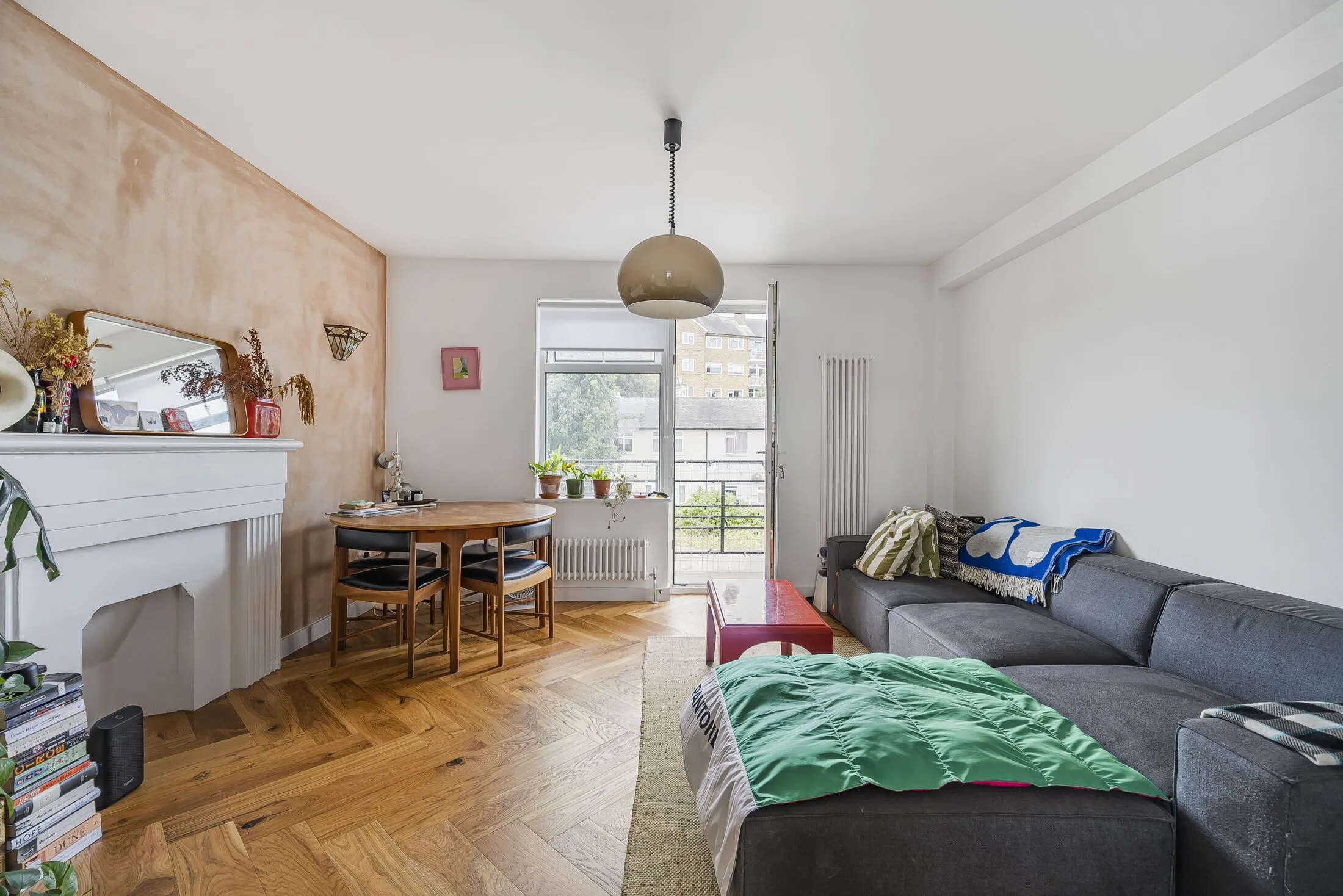 Flat Knapdale Close in Greater London
