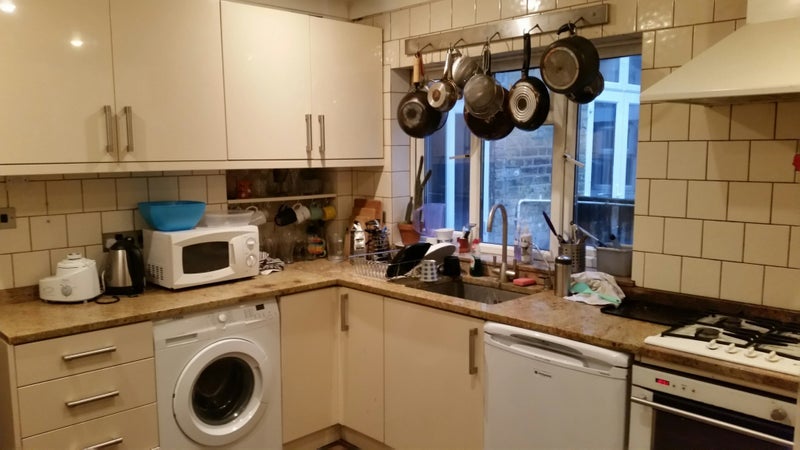 Room Boundary Road in Greater London