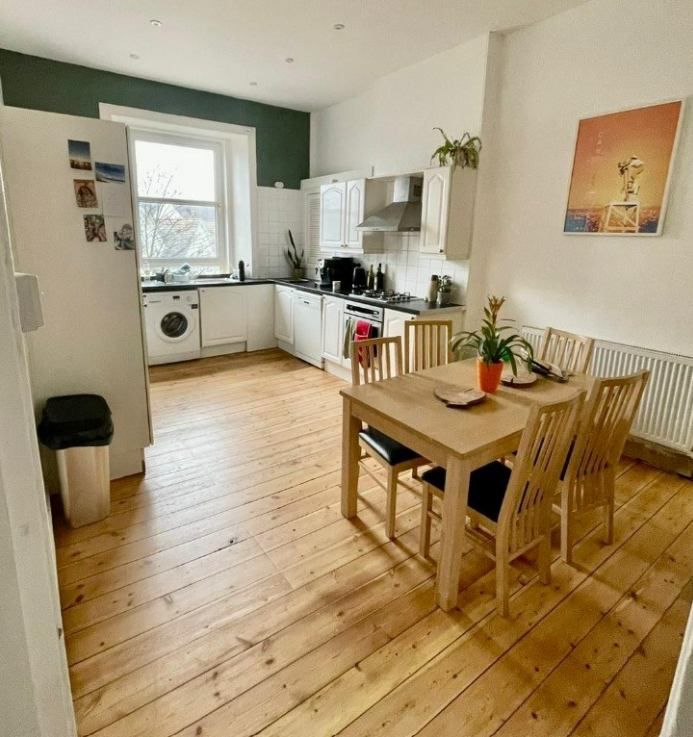 Room Dalry Road in City of Edinburgh