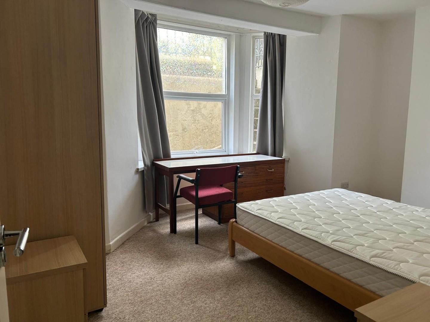 Flat Napier Terrace in Plymouth