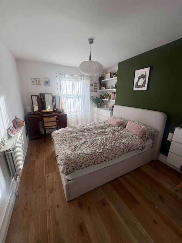 Room Eastlake Road in Greater London