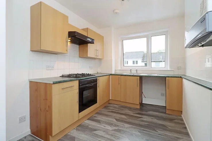 Flat Spottiswoode Gardens in Mid Calder