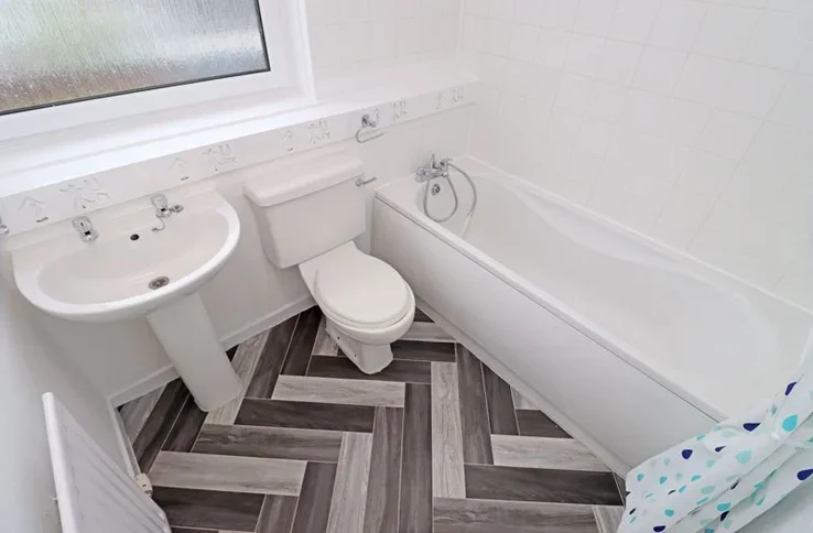 Flat Spottiswoode Gardens in Mid Calder