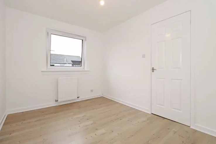 Flat Spottiswoode Gardens in Mid Calder