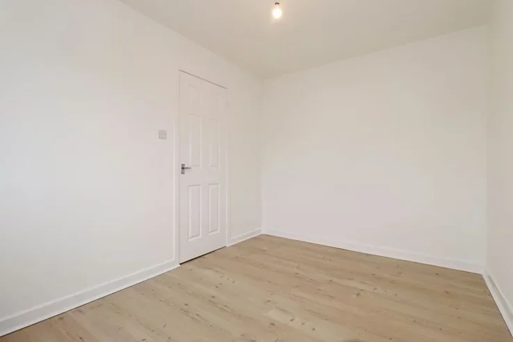 Flat Spottiswoode Gardens in Mid Calder