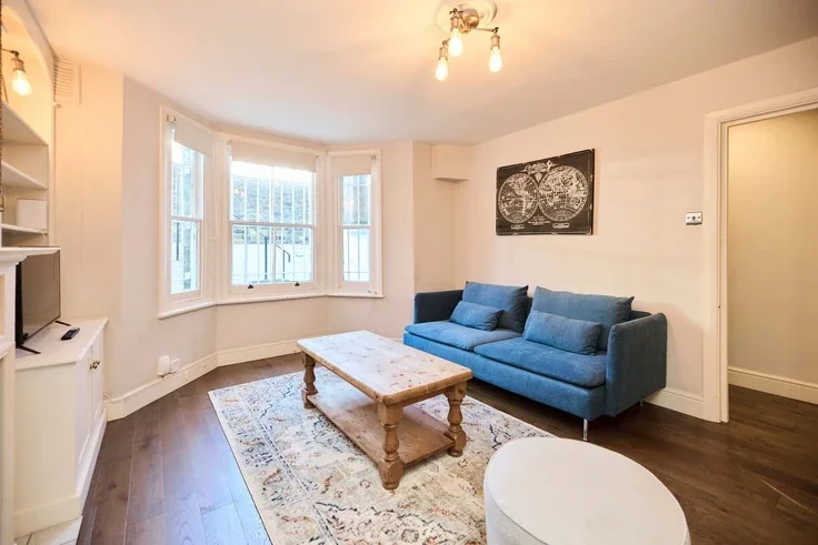 Flat Freke Road in Greater London