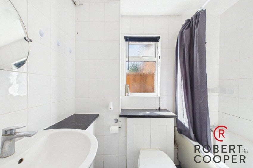 Flat Rabournmead Drive in Greater London