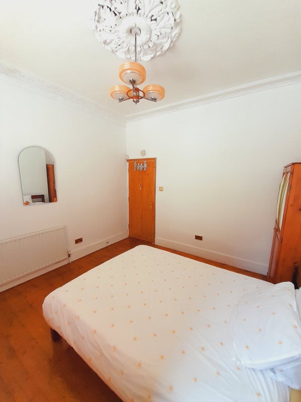 Room St. Paul's Road in Greater London