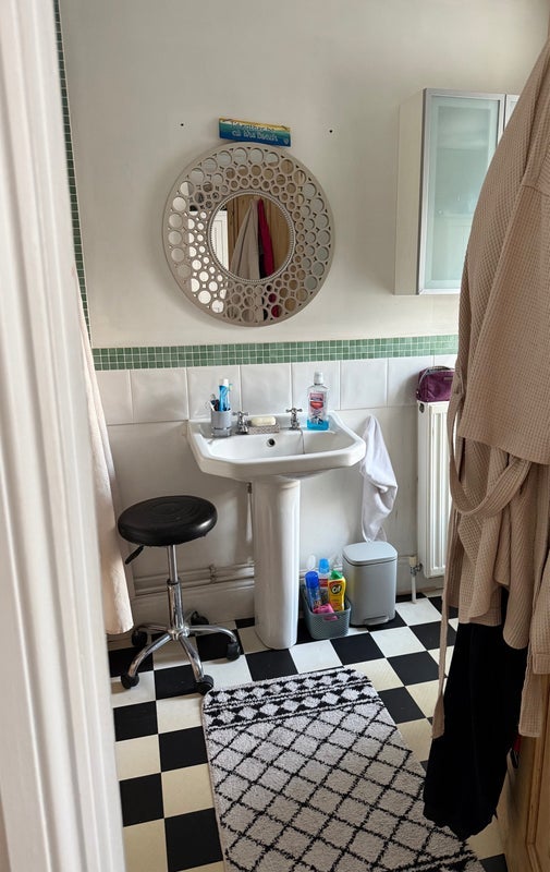 Room Gloucester Road in Bristol