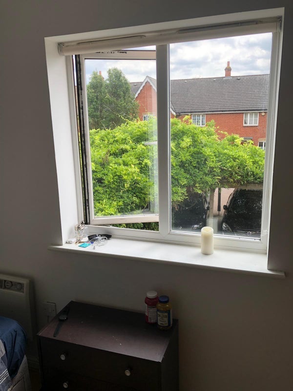 Room Manchester Court in Greater London