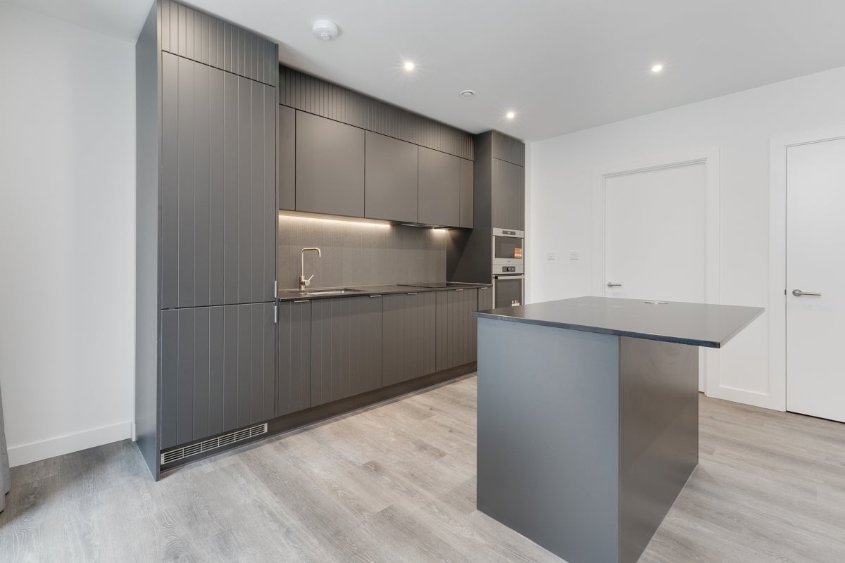 Flat Cherry Park Lane in Greater London