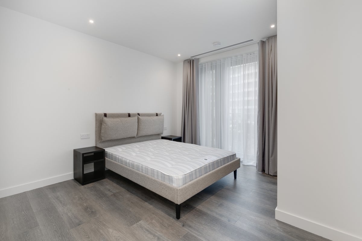 Flat Cherry Park Lane in Greater London