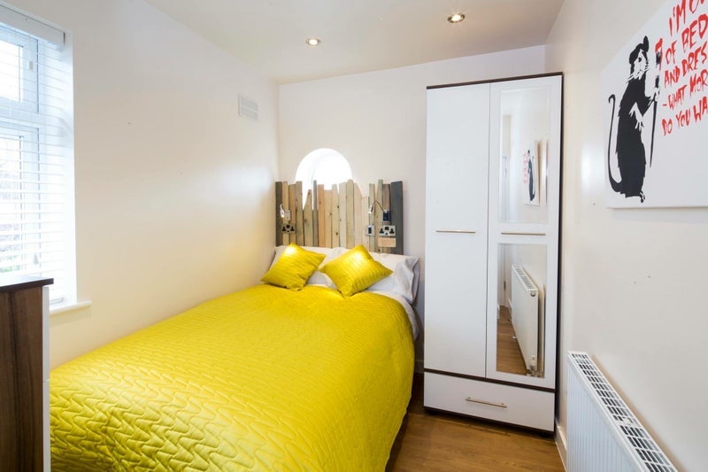 Room Ivor Grove in Greater London